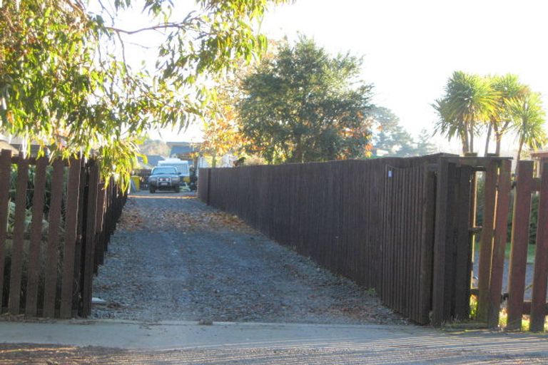 Photo of property in 33 Heyders Road, Spencerville, Christchurch, 8083