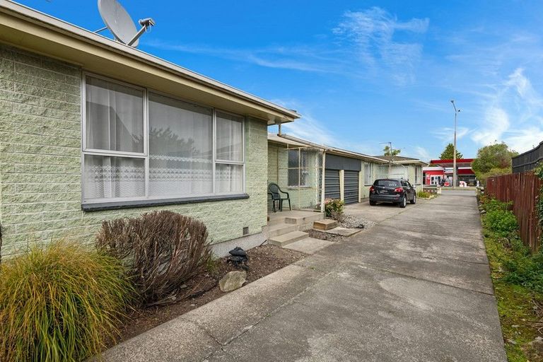 Photo of property in 2/272 Main North Road, Redwood, Christchurch, 8051