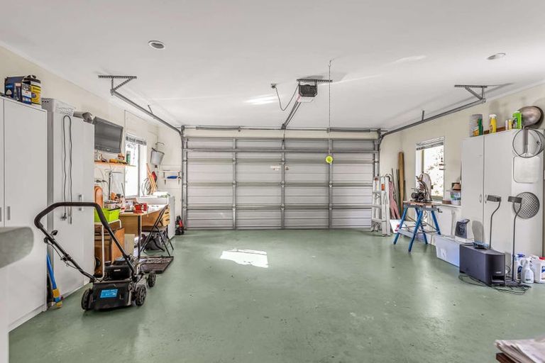 Photo of property in 4 Mayfair Close, Whitianga, 3510