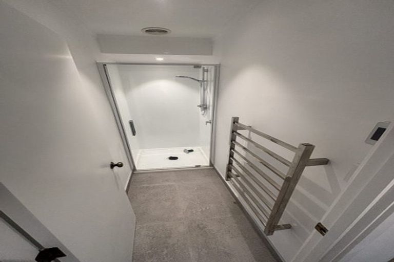 Photo of property in 14 Mark Edward Drive, Half Moon Bay, Auckland, 2012