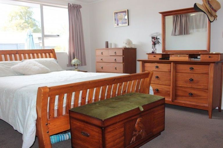 Photo of property in 2 Hatea Place, Dinsdale, Hamilton, 3204