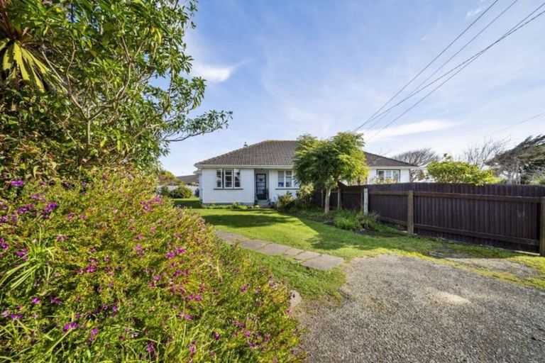 Photo of property in 13 Douglas Street, Hawera, 4610