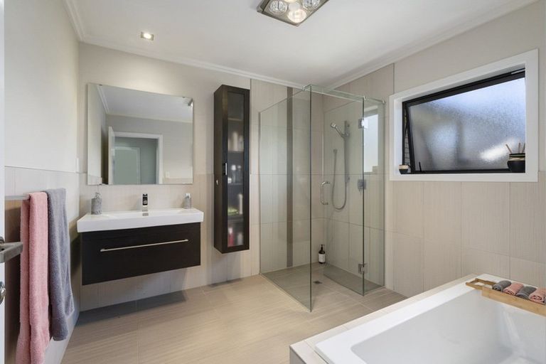 Photo of property in 39 Dahlstrom Grove, Kelvin Grove, Palmerston North, 4414