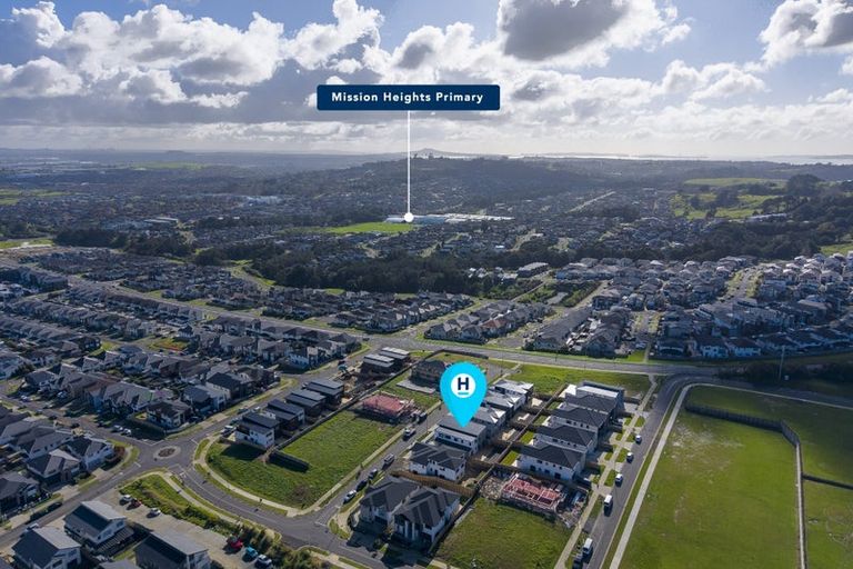 Photo of property in 6 Mill Hill Close, Flat Bush, 2019