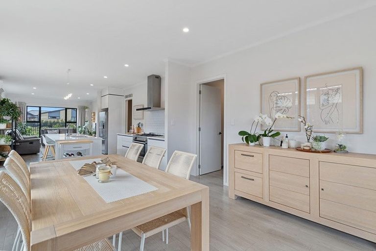 Photo of property in 14 Wyrall Way, Chartwell, Hamilton, 3210