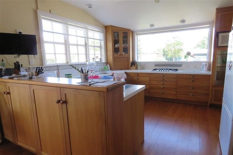 Photo of property in 41 Barrett Street, Westown, New Plymouth, 4310