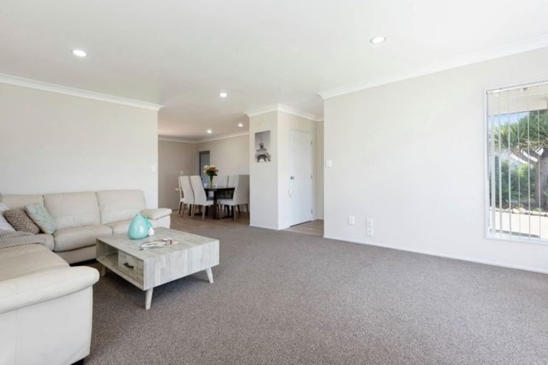 Photo of property in 1/71 Frank Nobilo Drive, Golflands, Auckland, 2013