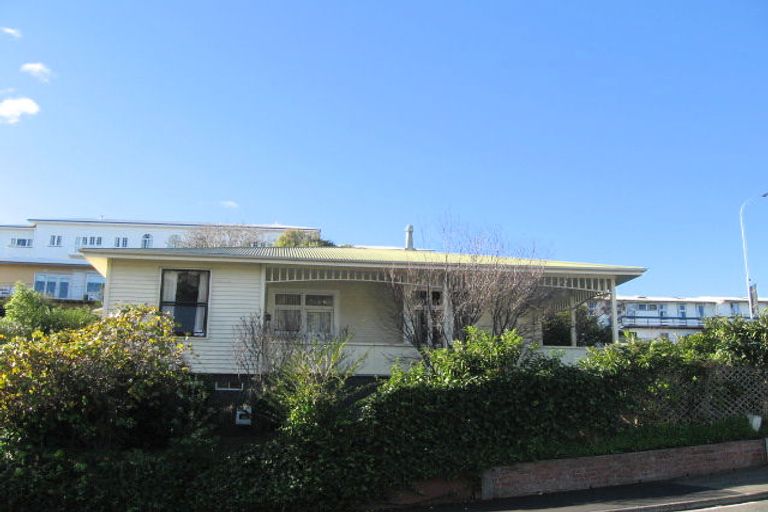 Photo of property in 65 Shakespeare Road, Bluff Hill, Napier, 4110