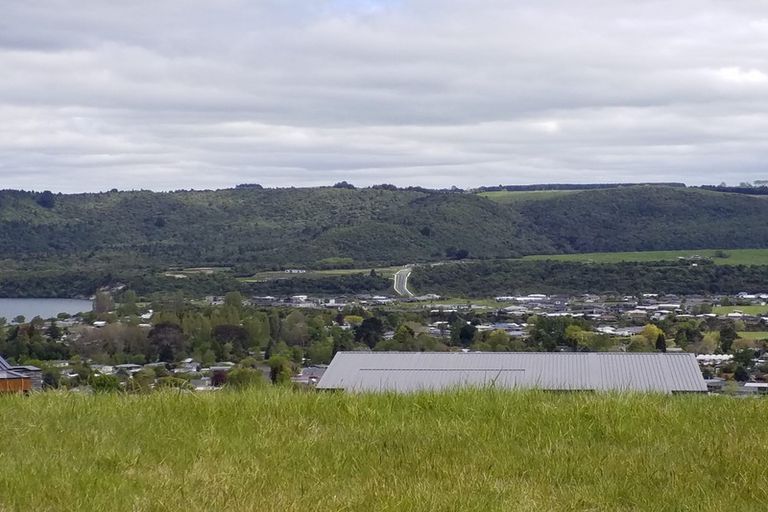 Photo of property in 19 Locheagles Rise, Kinloch, Taupo, 3377