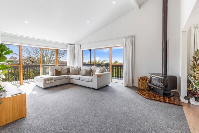 Photo of property in 20 Surville Place, Mairangi Bay, Auckland, 0630