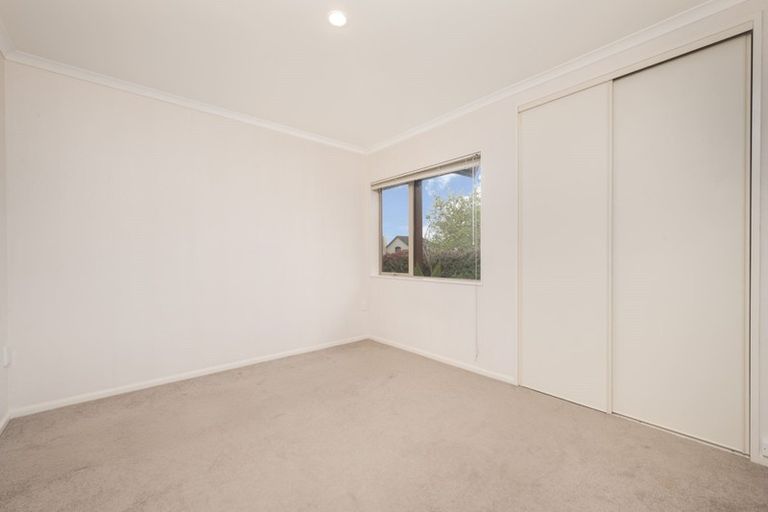 Photo of property in 6 Dairyland Drive, East Tamaki Heights, Auckland, 2016