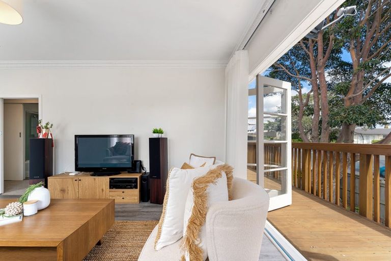 Photo of property in 871 Whangaparaoa Road, Manly, Whangaparaoa, 0930