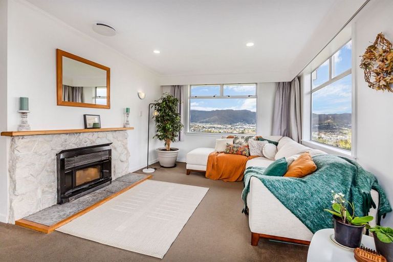 Photo of property in 21 Vista Grove, Kelson, Lower Hutt, 5010