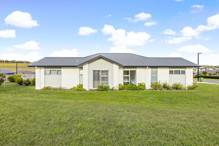 Photo of property in 2 Muirhill Place, Pokeno, 2402