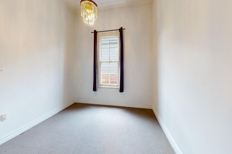 Photo of property in 37 Waldegrave Street, Palmerston North, 4410