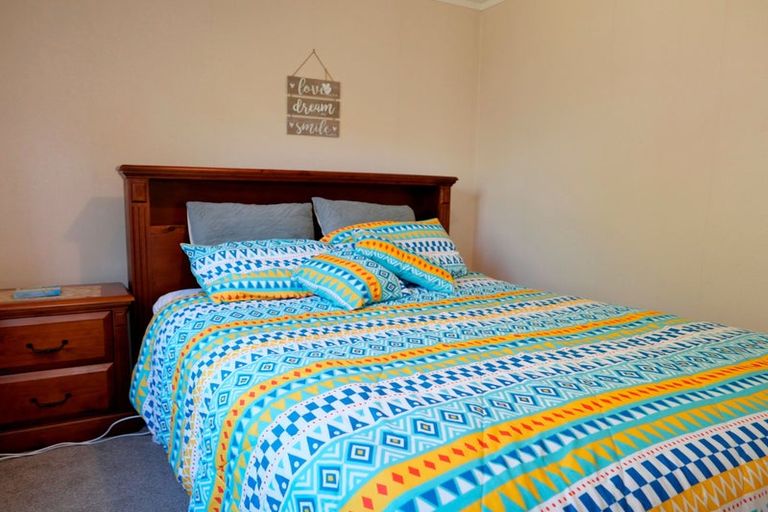 Photo of property in 27 Pitoitoi Street, Otaihanga, Paraparaumu, 5036