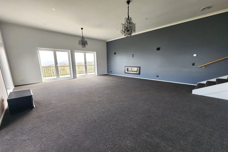 Photo of property in 14 Cessna Way, Newlands, Wellington, 6037