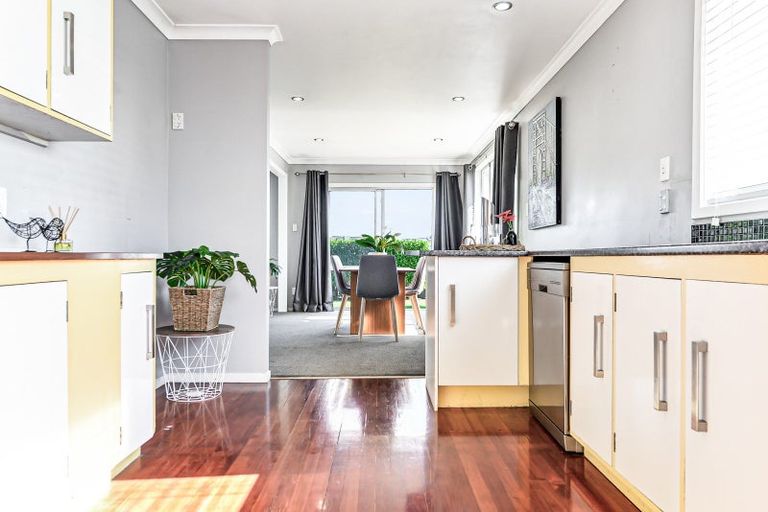 Photo of property in 10 Lugton Street, Nawton, Hamilton, 3200