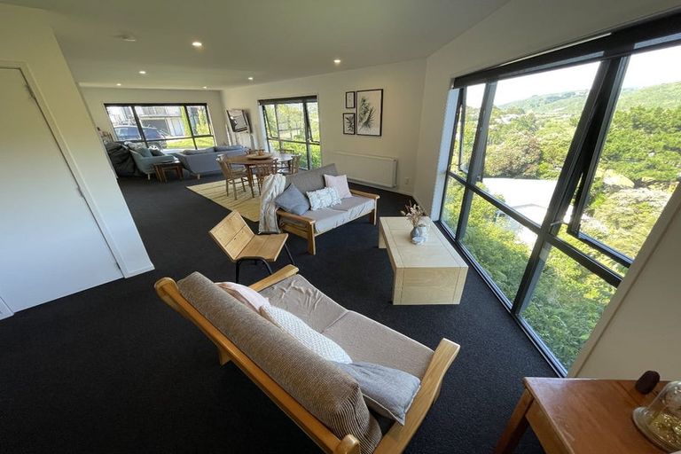 Photo of property in 6 Castle Crescent, Stokes Valley, Lower Hutt, 5019