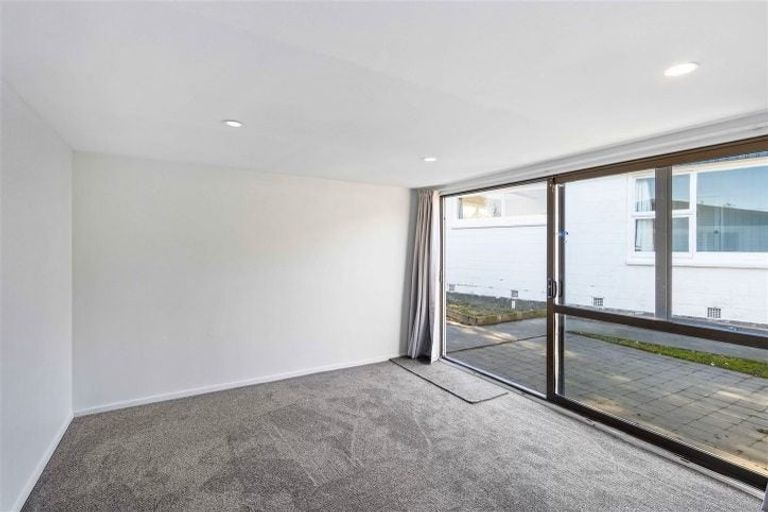 Photo of property in 37 Kathleen Crescent, Hornby, Christchurch, 8042