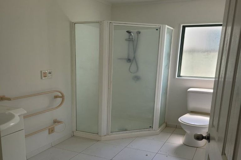 Photo of property in 7 Neta Grove, Henderson, Auckland, 0612