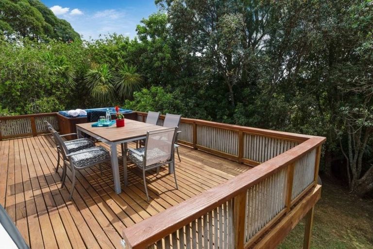 Photo of property in 156 Oaktree Avenue, Browns Bay, Auckland, 0630