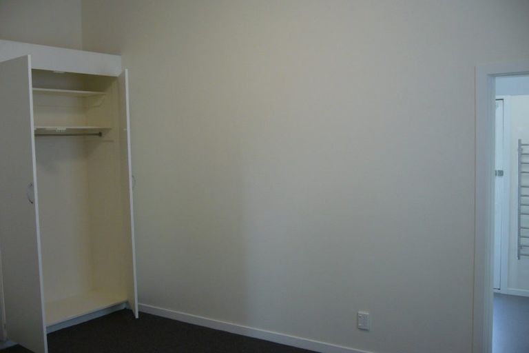 Photo of property in 4 Hawker Street, Mount Victoria, Wellington, 6011