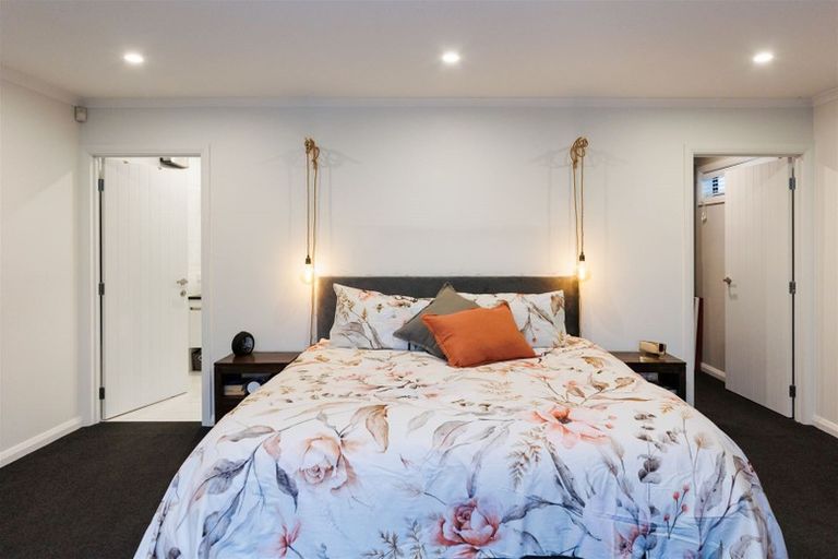 Photo of property in 5 Freedom Drive, Kelvin Grove, Palmerston North, 4414