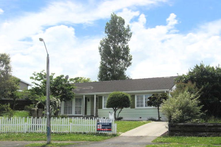 Photo of property in 14 Malmo Place, Manurewa, Auckland, 2102