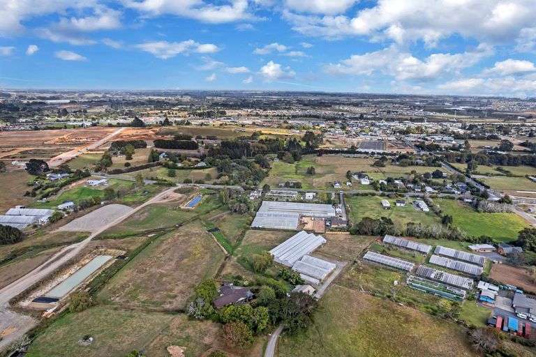 Photo of property in 215 Waihoehoe Road, Drury, 2577
