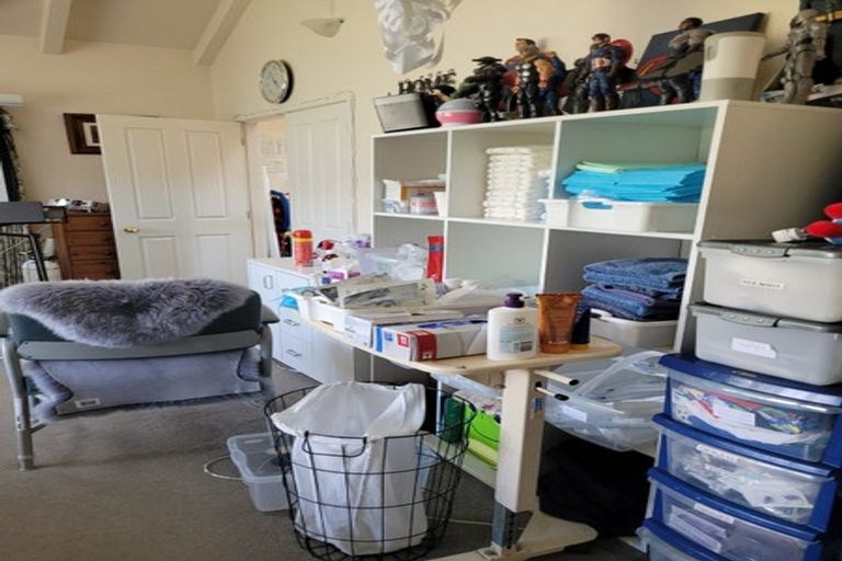 Photo of property in 13 Swanson Oaks, Swanson, Auckland, 0612