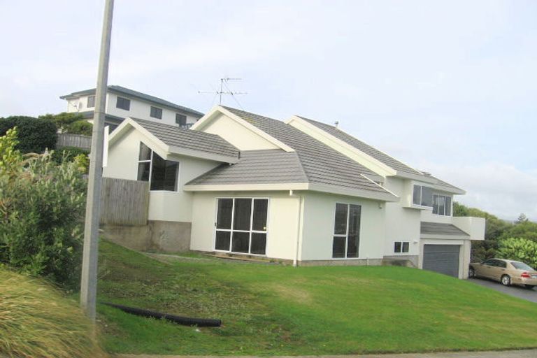 Photo of property in 2 Saint Ives Drive, Camborne, Porirua, 5026