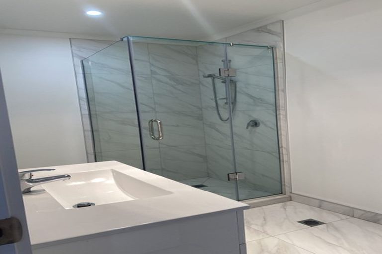 Photo of property in 2/29 May Street, Hamilton East, Hamilton, 3216