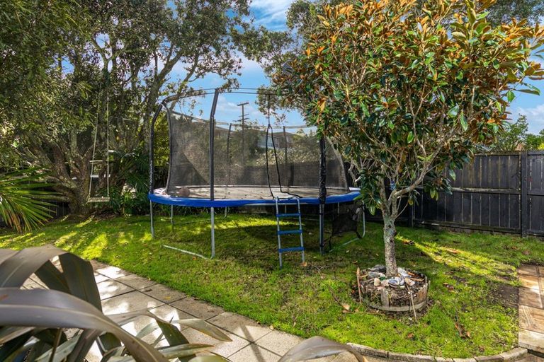 Photo of property in 25 Alamein Avenue, Belmont, Auckland, 0622