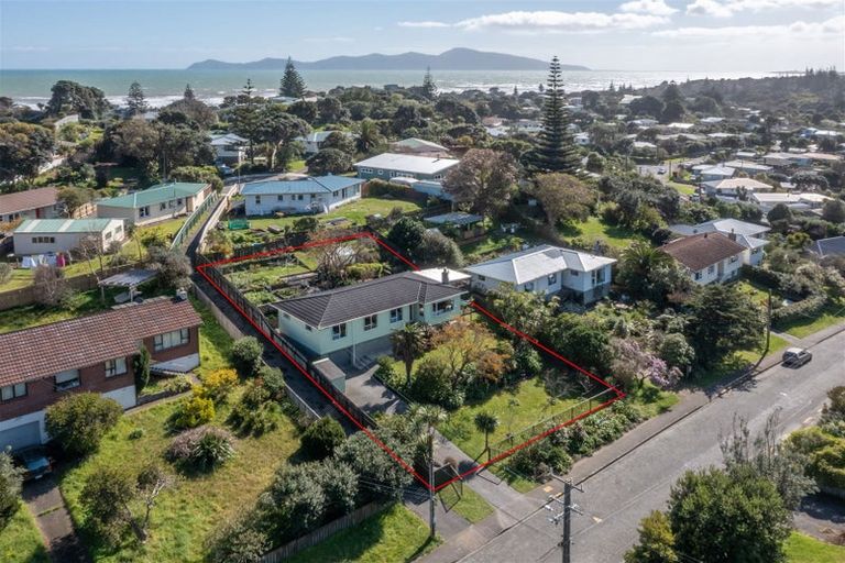 Photo of property in 103 Tilley Road, Paekakariki, 5034