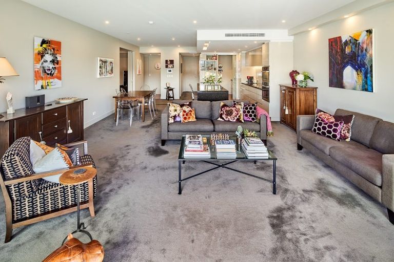 Photo of property in Clyde Quay Wharf, 2b/6 Clyde Quay Wharf, Te Aro, Wellington, 6011