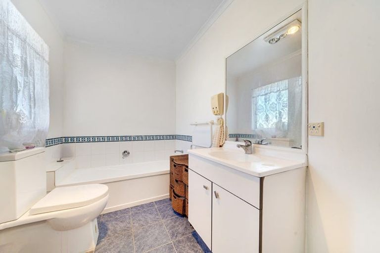 Photo of property in 46 Enuamanu Road, Favona, Auckland, 2024