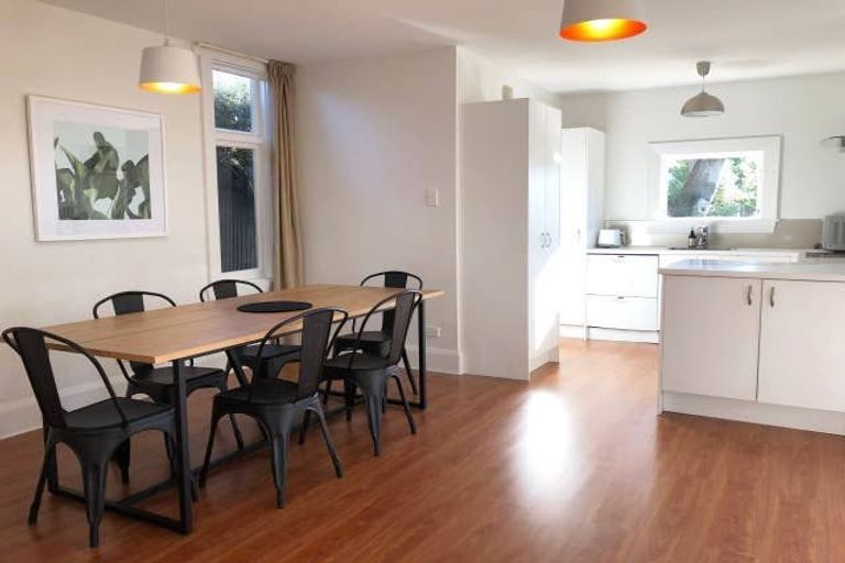 Photo of property in 11 Woodville Street, Edgeware, Christchurch, 8013