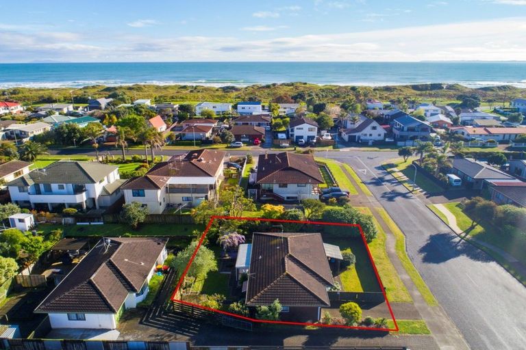 Photo of property in 2 Opal Drive, Papamoa Beach, Papamoa, 3118