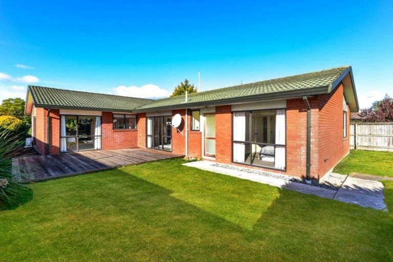 Photo of property in 33 Clarevale Street, Burwood, Christchurch, 8083