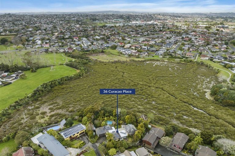 Photo of property in 36 Curacao Place, Half Moon Bay, Auckland, 2012