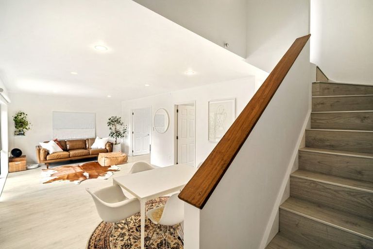 Photo of property in 3/52 Taharoto Road, Takapuna, Auckland, 0622