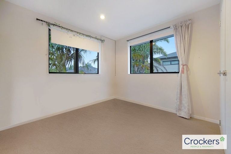 Photo of property in 2 Conti Drive, Flat Bush, Auckland, 2019