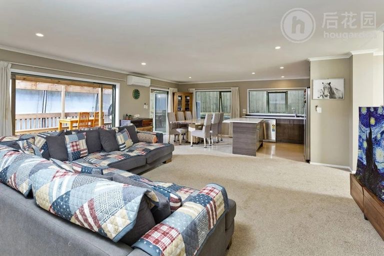 Photo of property in 3 Hercules Drive, Henderson, Auckland, 0612