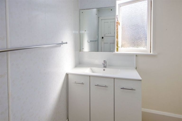 Photo of property in 64 Smith Street, Woolston, Christchurch, 8062