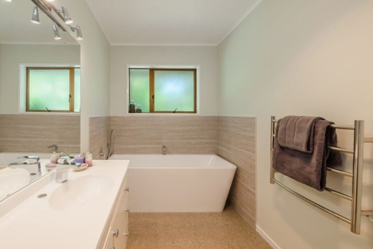 Photo of property in 6 Conifer Court, Raumati Beach, Paraparaumu, 5032