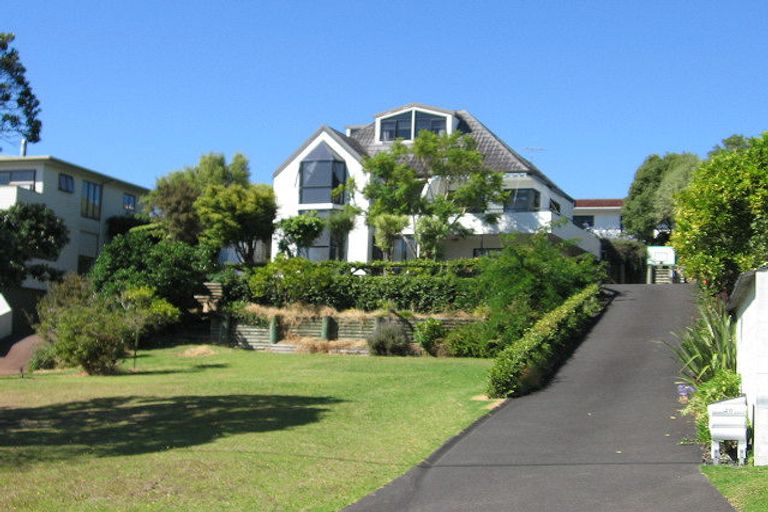 Photo of property in 2/18 Valley Road, Browns Bay, Auckland, 0630