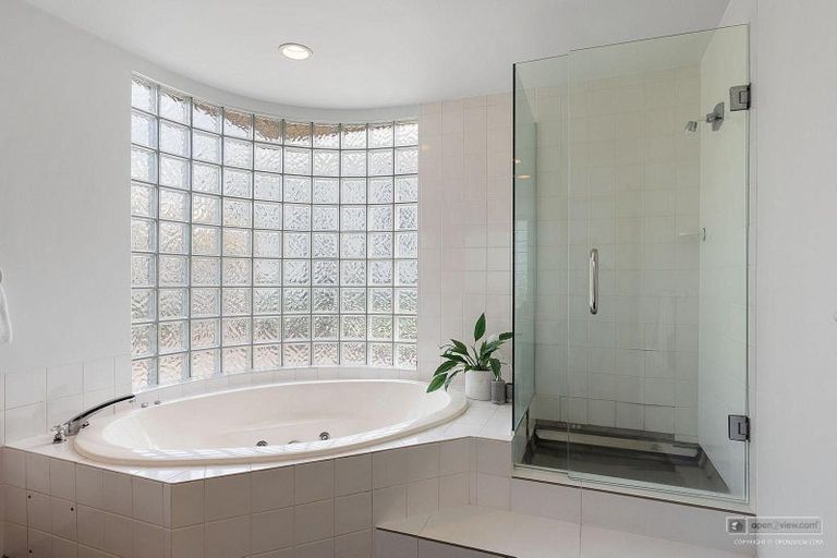 Photo of property in 30 Oxford Terrace, Coromandel, 3506