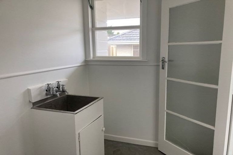 Photo of property in 90 Tiraumea Drive, Pakuranga, Auckland, 2010