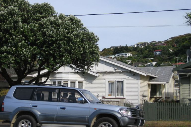 Photo of property in 310 The Parade, Island Bay, Wellington, 6023